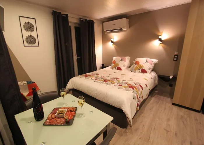 La Chambre Des Onglous